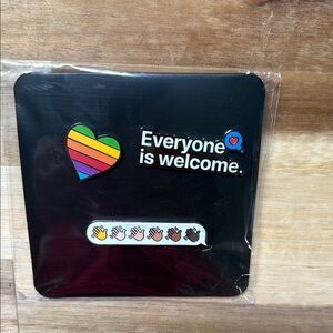 [Apple] NWT Rare Apple Employee Exclusive Collectible Diversity Magnet Pin Set